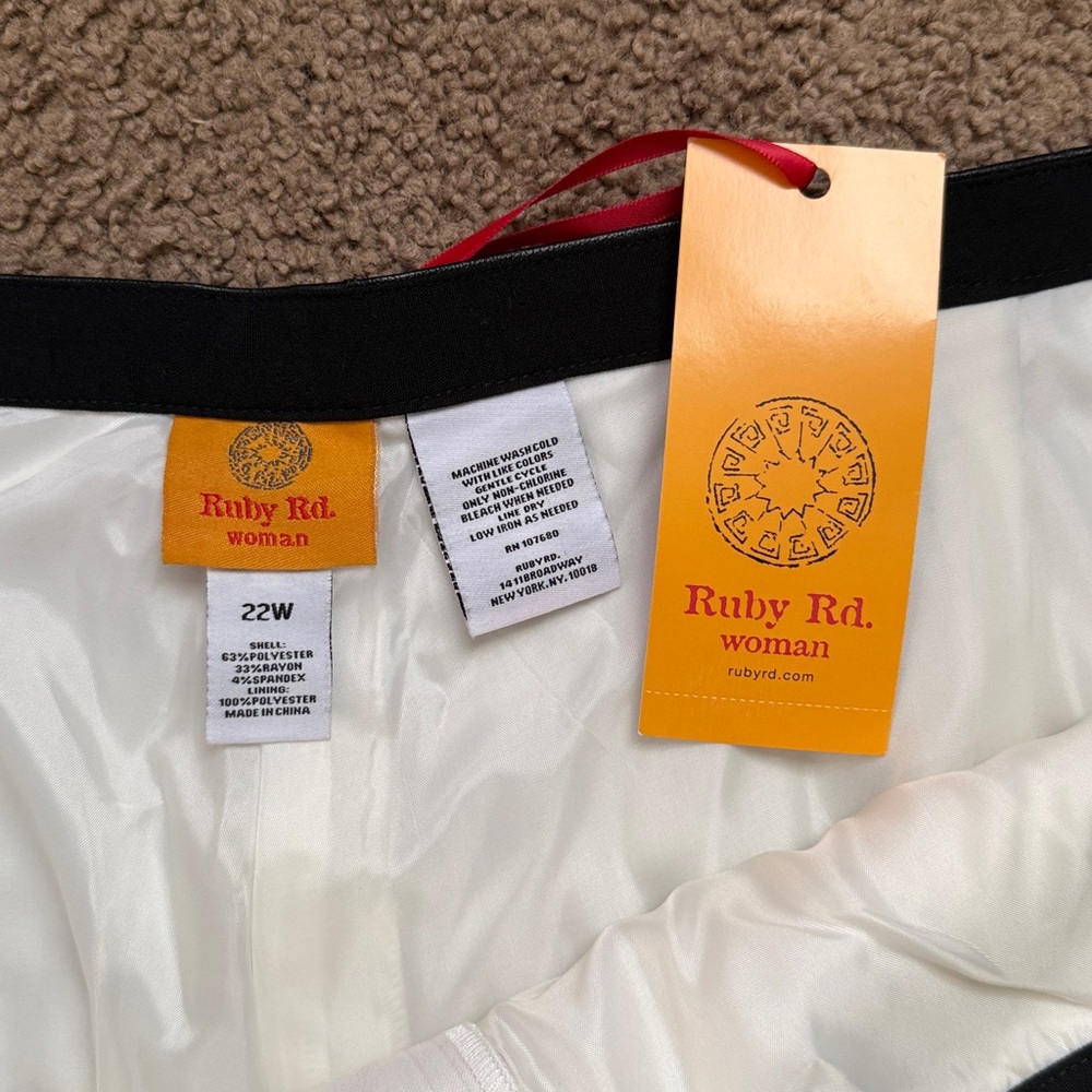 Ruby Rd. Classic White Pull-On Pants - Picture 2 of 5
